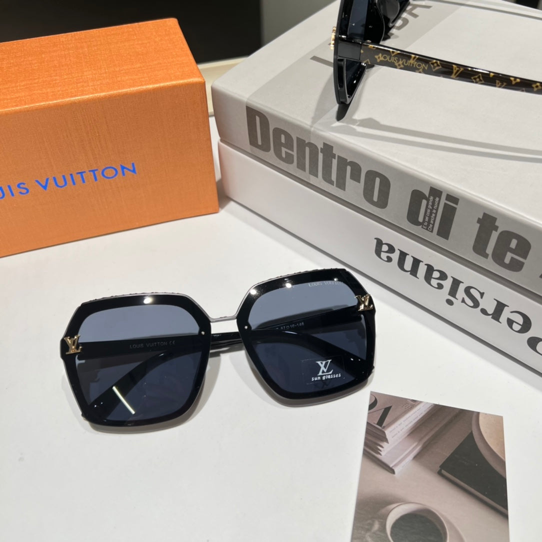 4 Colors Hot Sunglasses 8354