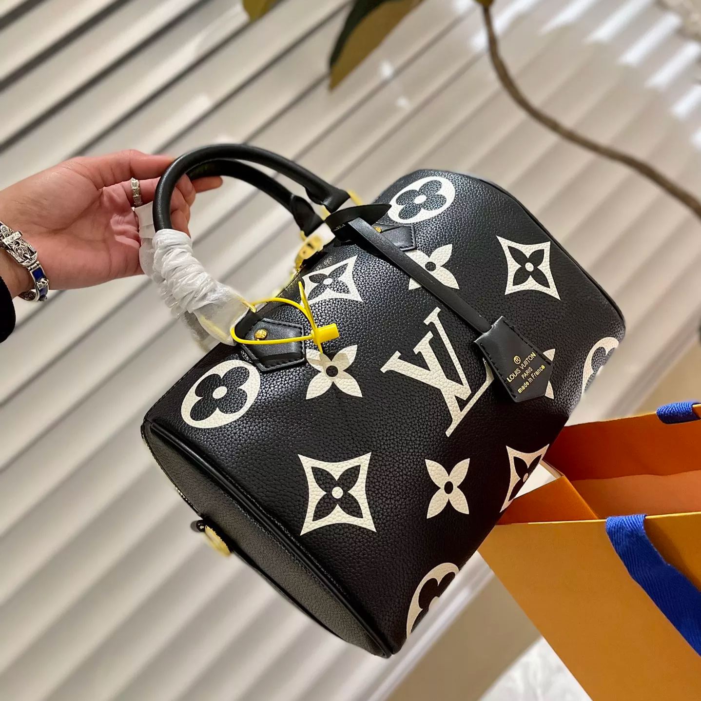 Speedy Nano Pillow Bag