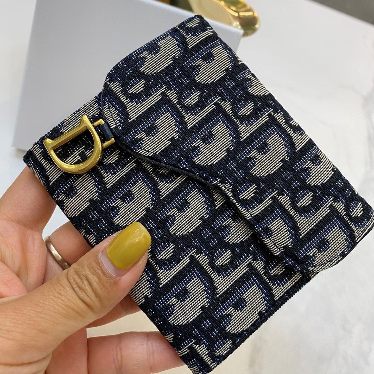 Ladies coin purse