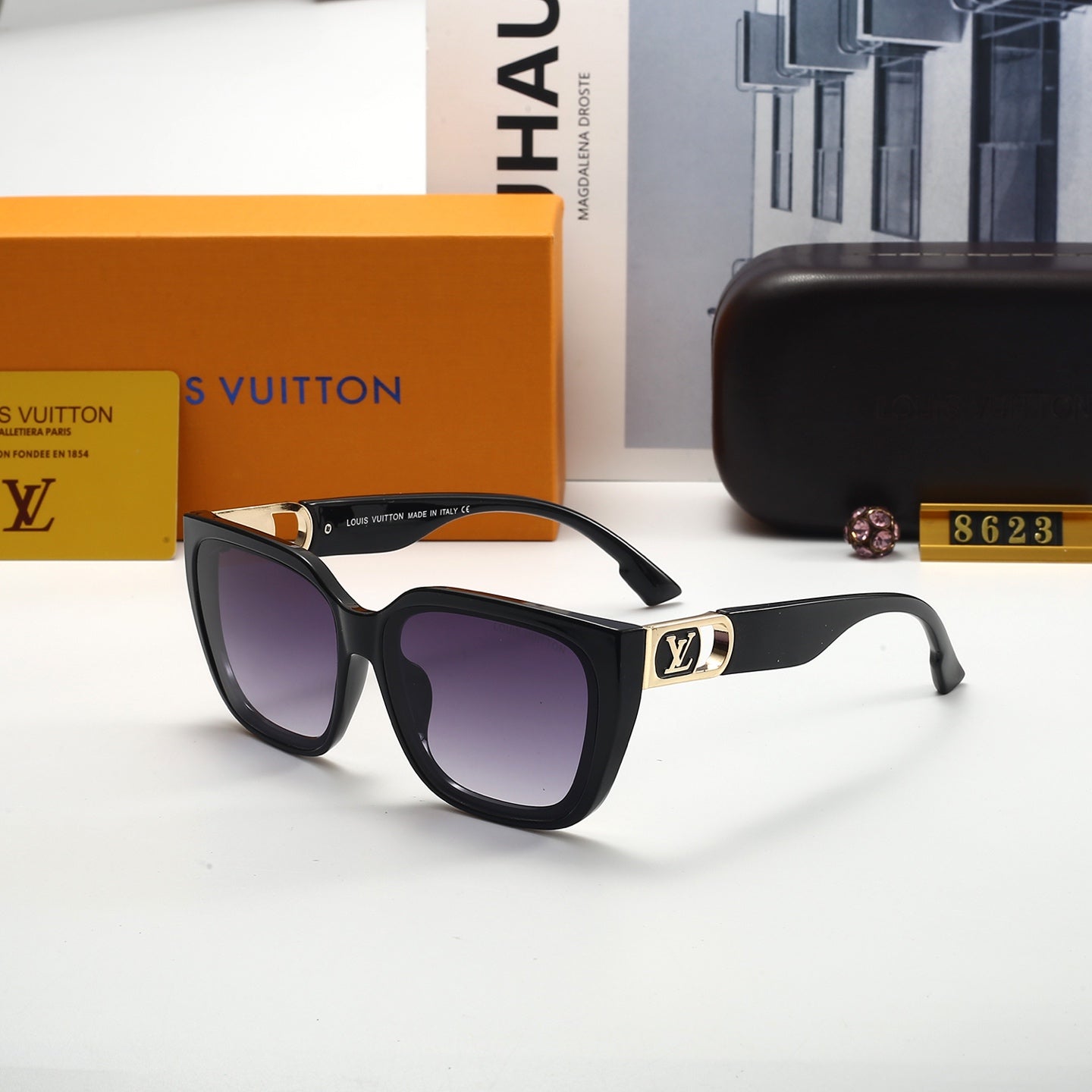 A must-have for fashionistas 8623