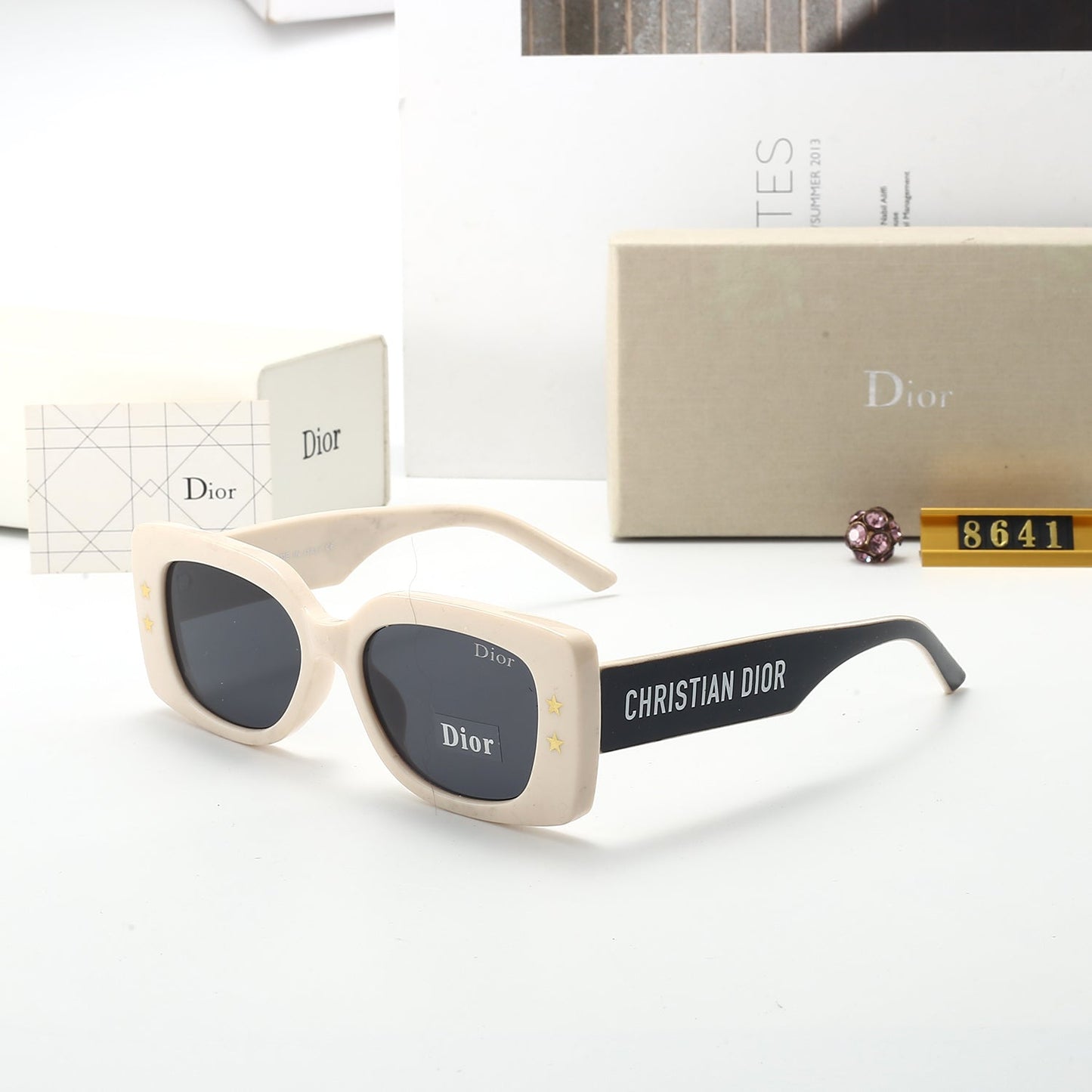 5 Colors Classic Trendy Sunglasses 8641