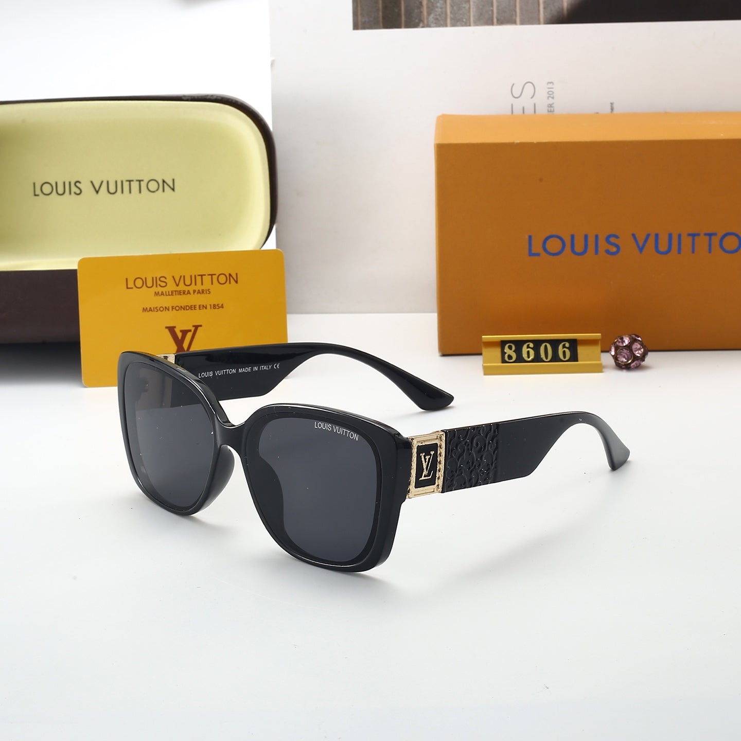 5 Colors Classic Fashion Sunglasses 8606