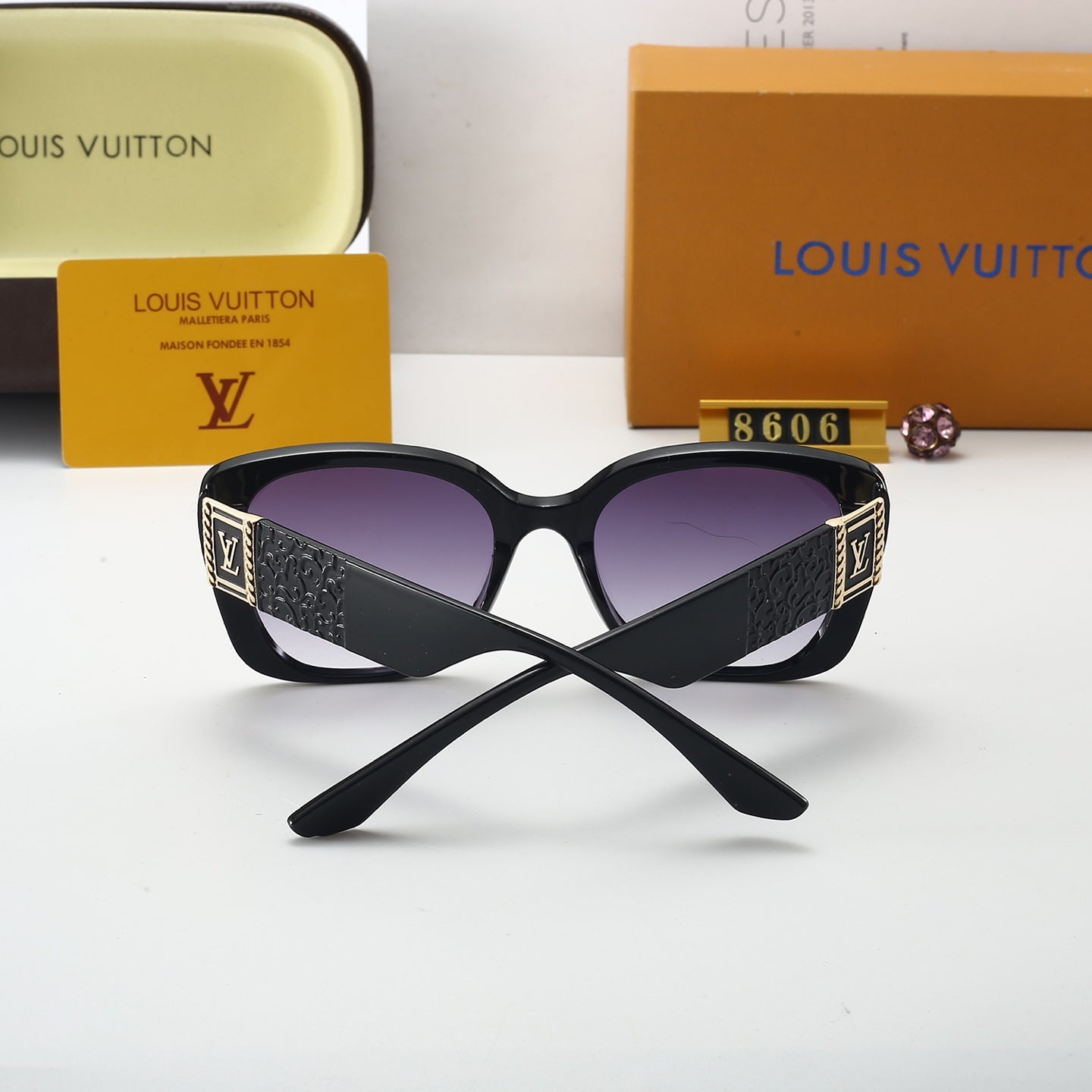 5 Colors Classic Fashion Sunglasses 8606