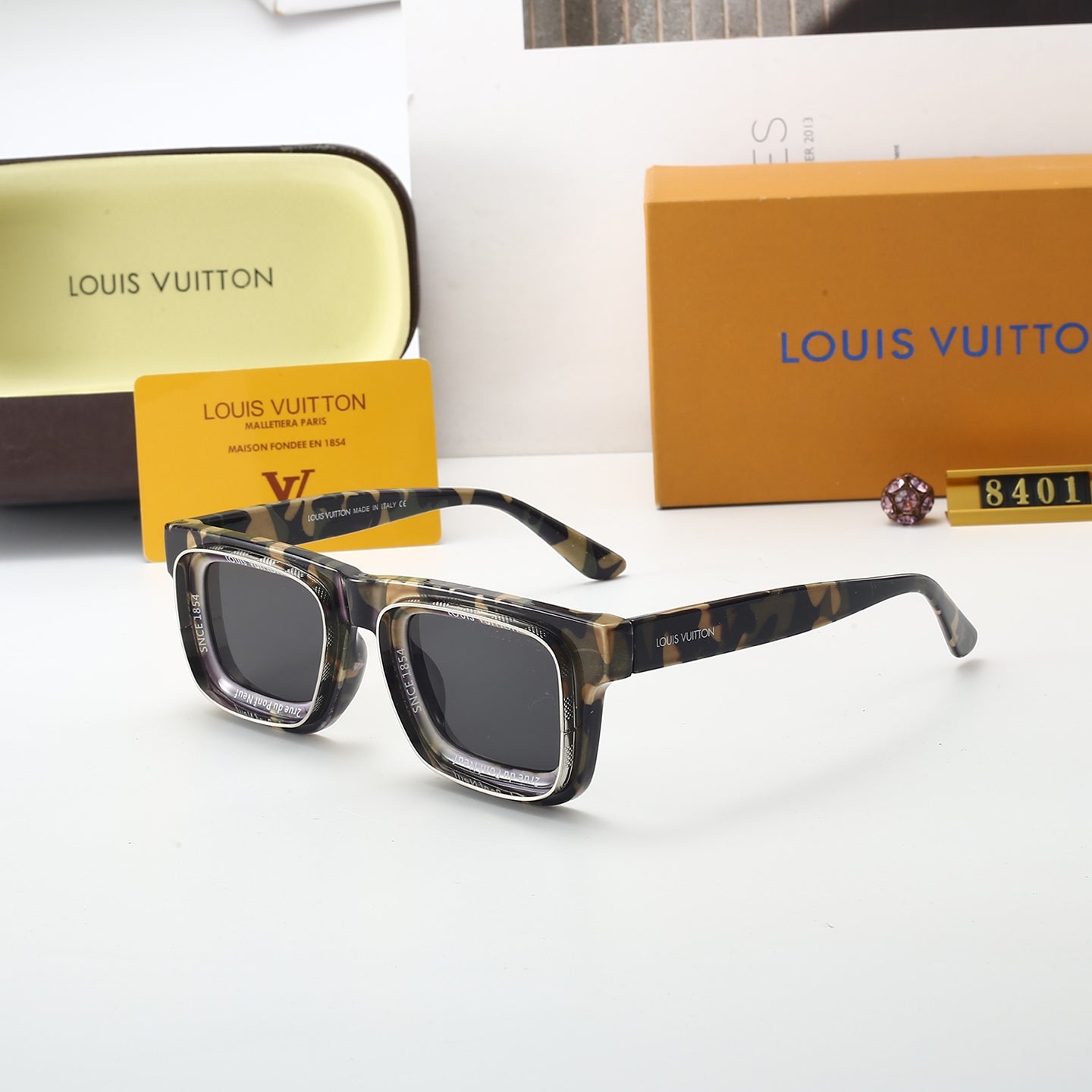4-color UV-proof HD lenses. fashionable and versatile. super beautiful