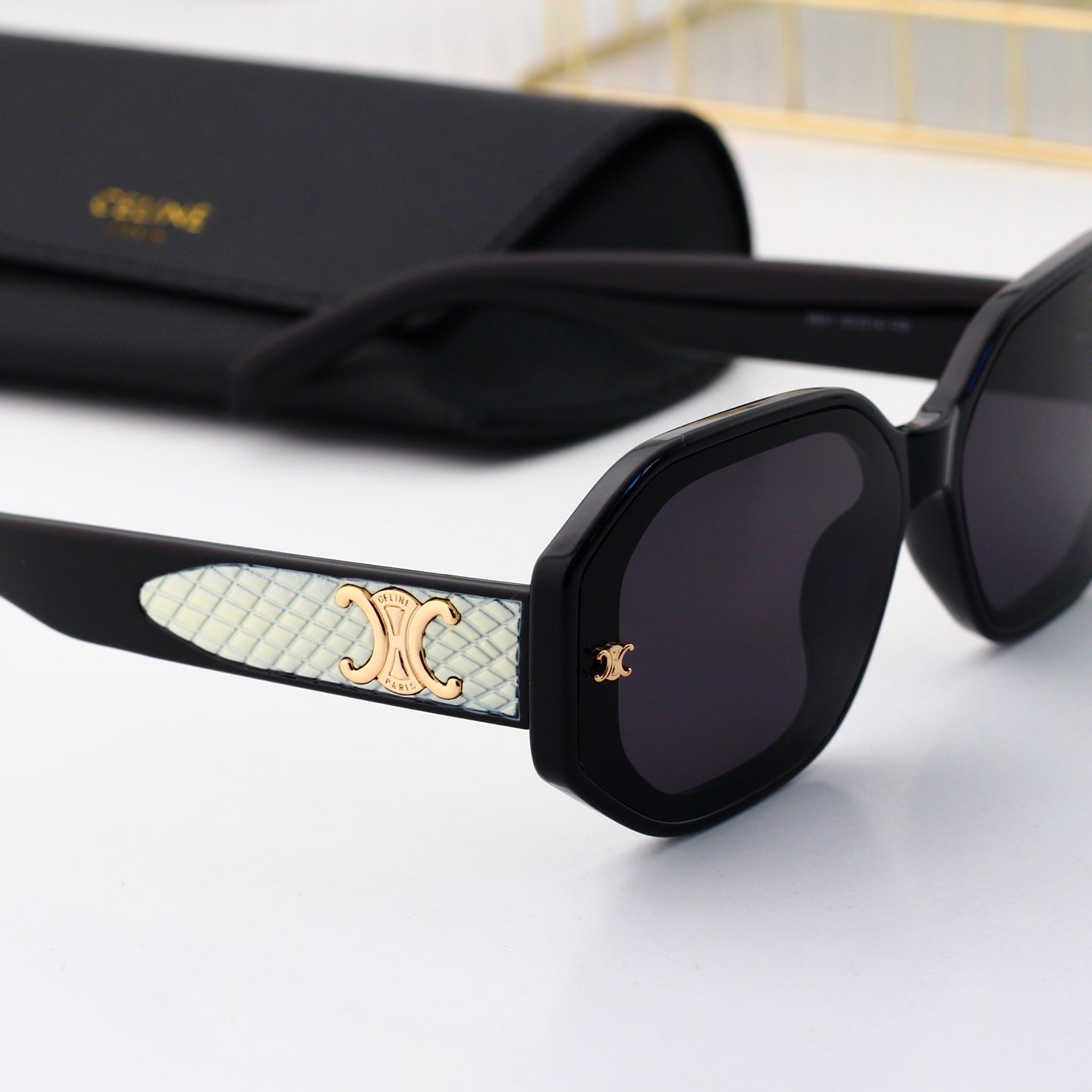 4 colors of trendy sunglasses  6602