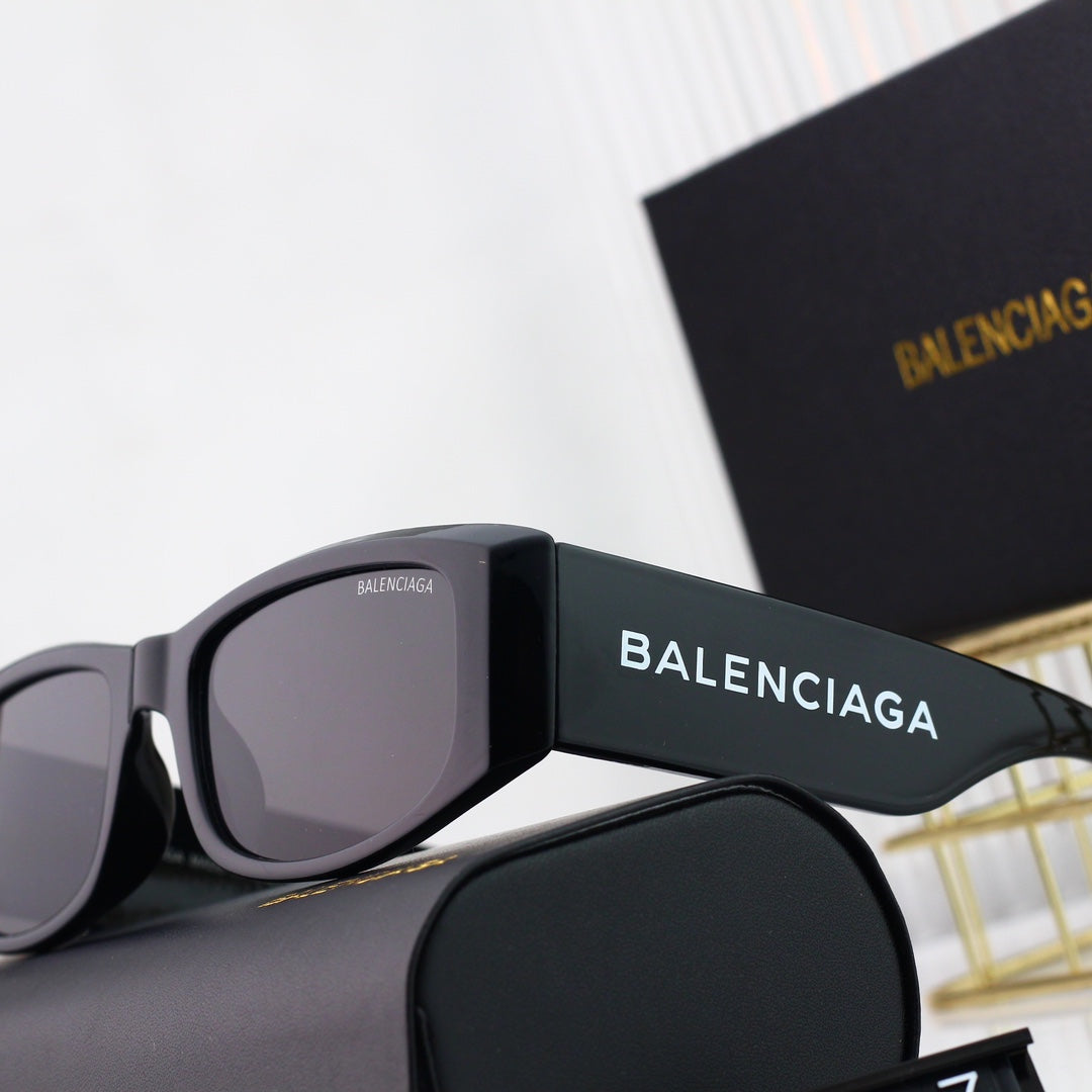 6 Colors Trendy Fashion Sunglasses  0187
