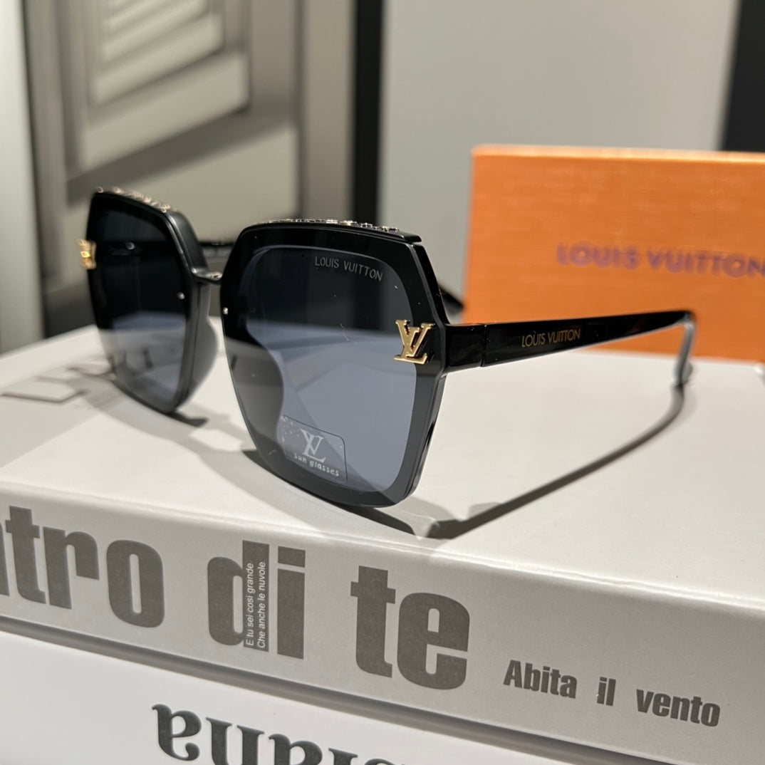 4 Colors Hot Sunglasses  8354